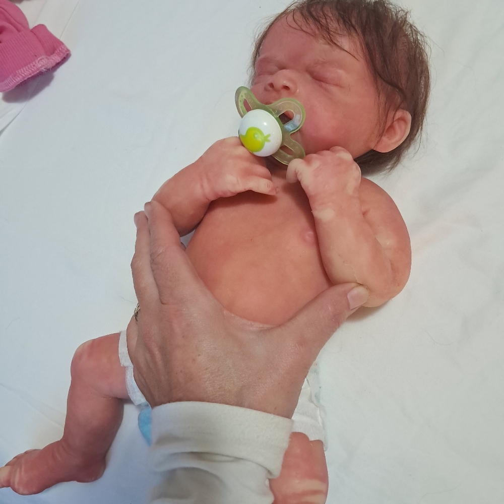 Realistic marshmallow silicone baby girl doll - Picture 16 of 17